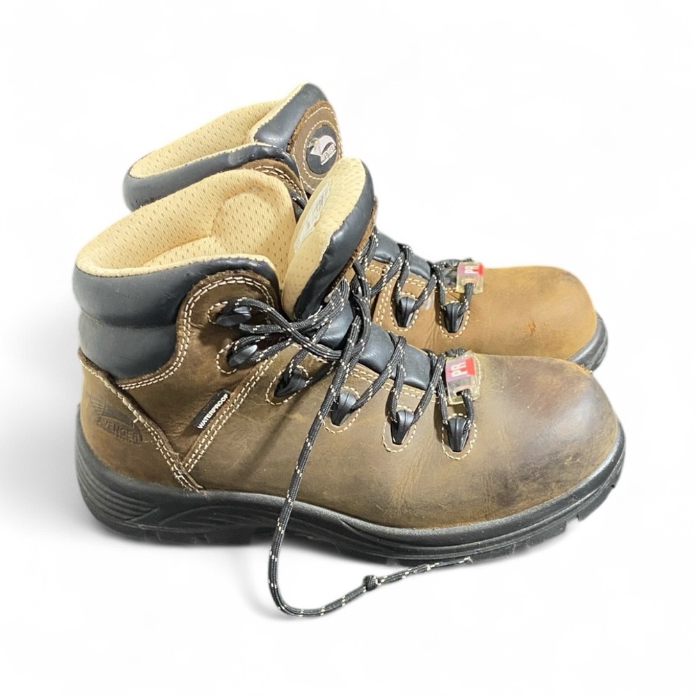 Avenger Brown and Black Combat Boots - Picture 4 of 6